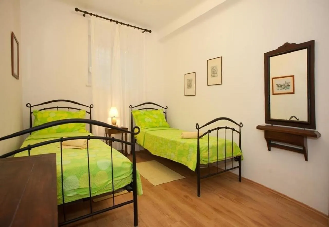 Apartment Zdrav - With Big Terrace Split