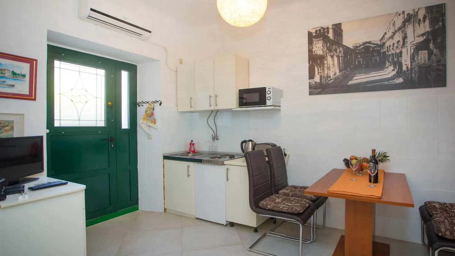Apartment Zdrav - With Big Terrace Spalato