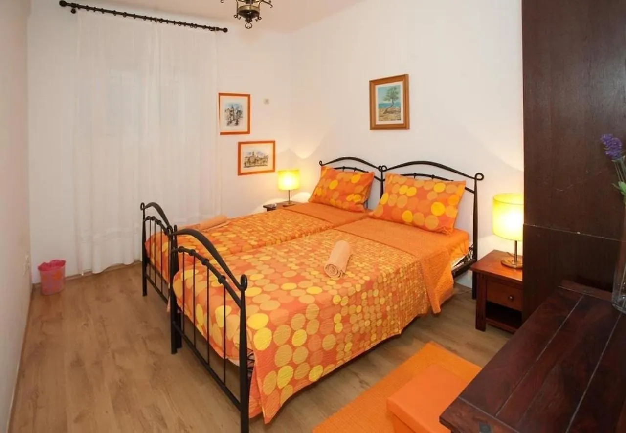 Apartment Zdrav - With Big Terrace Split