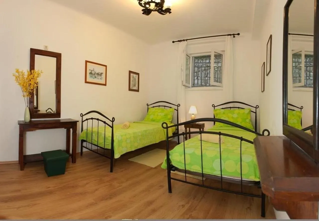 Apartment Zdrav - With Big Terrace Split