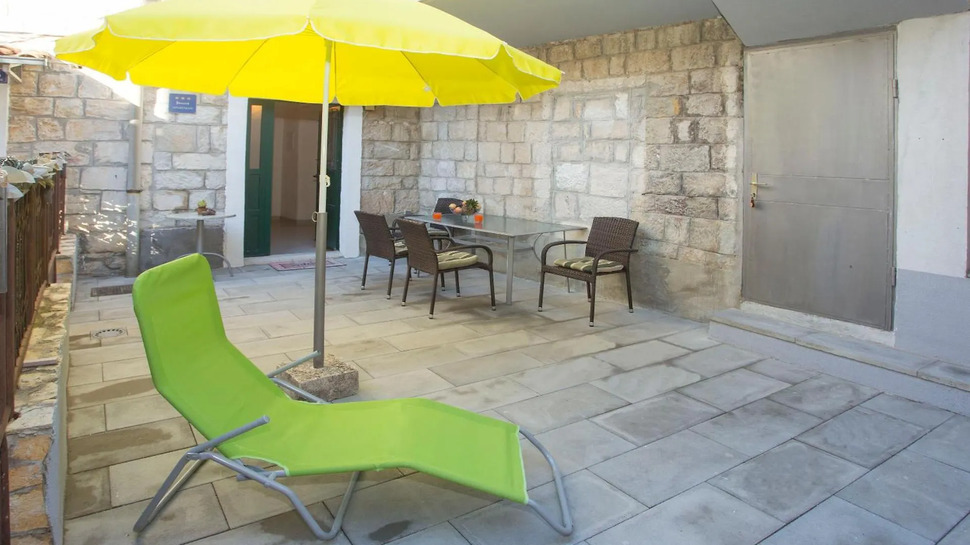 Apartment Zdrav - With Big Terrace Split