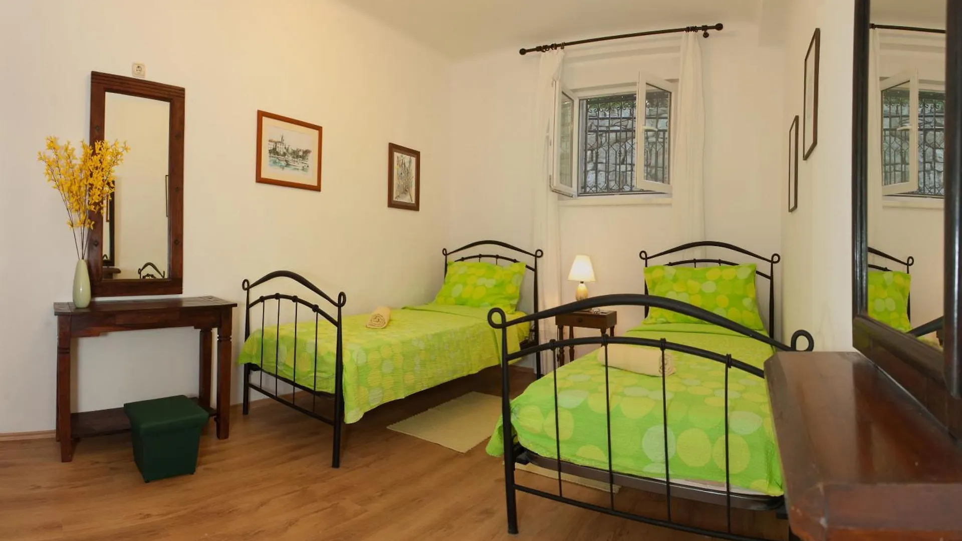 Apartment Zdrav - With Big Terrace Split Croatia