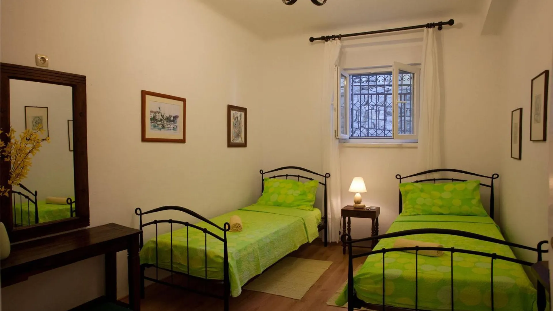 Apartment Zdrav - With Big Terrace Split