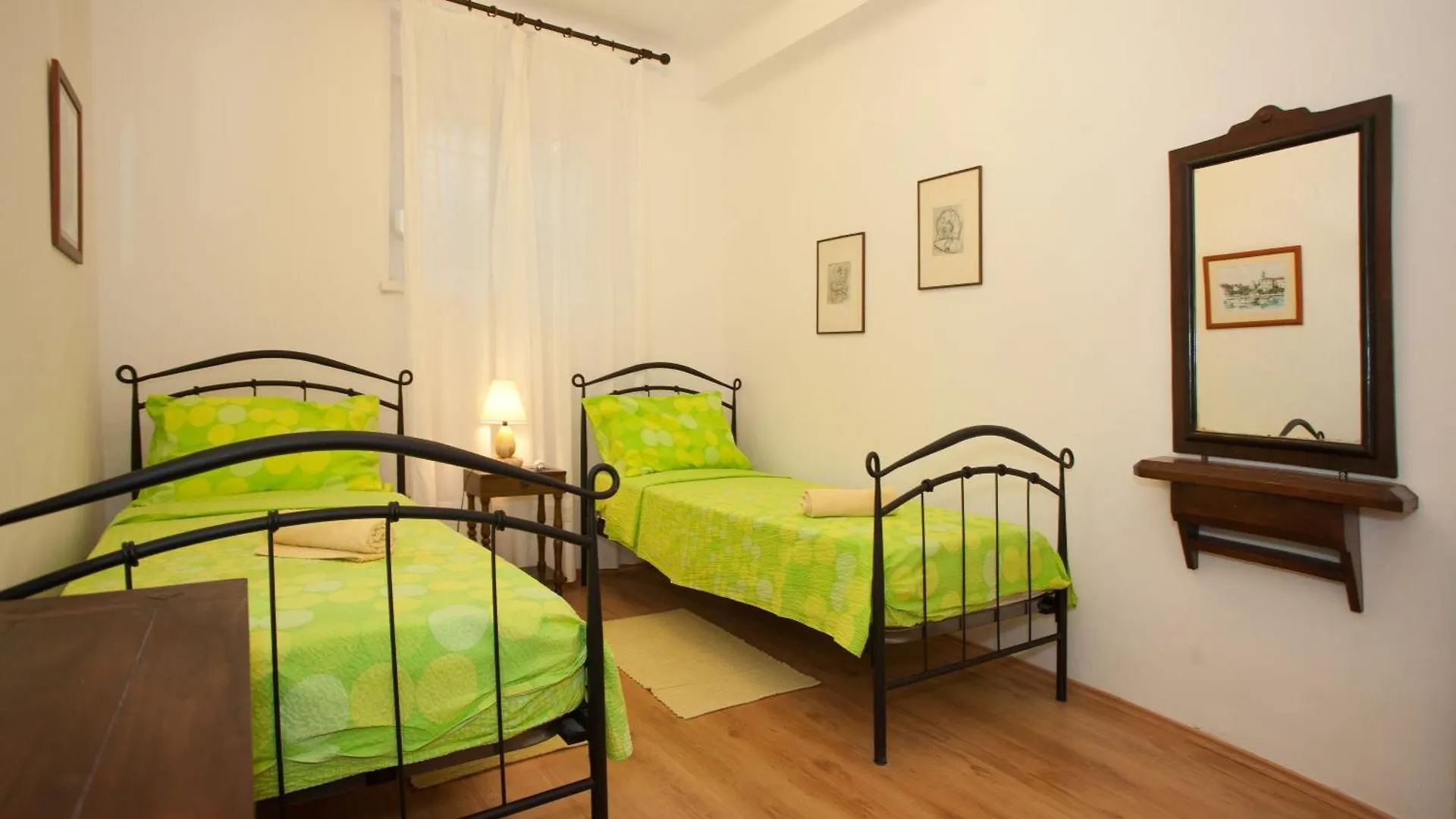 Apartment Zdrav - With Big Terrace Split 0*,  Croatia