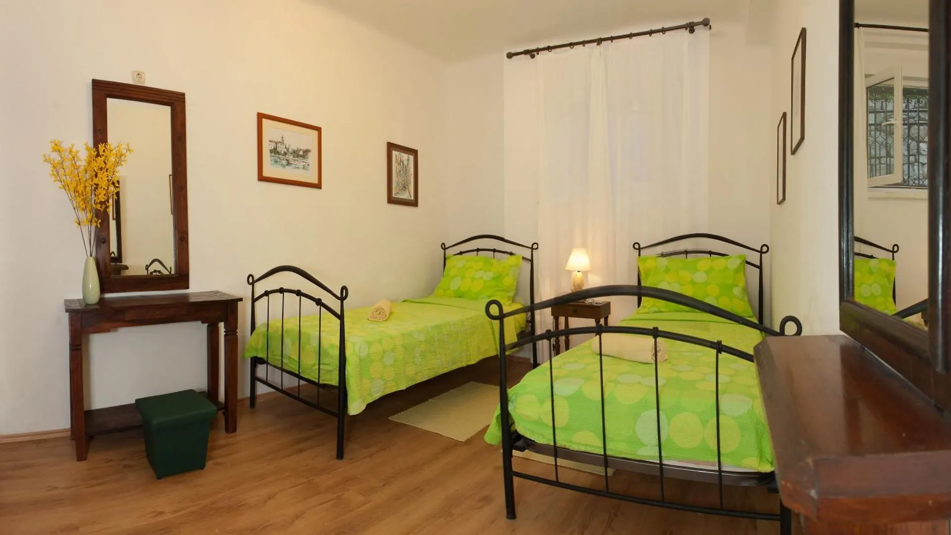 Apartment Zdrav - With Big Terrace Split 0*,  Croatia