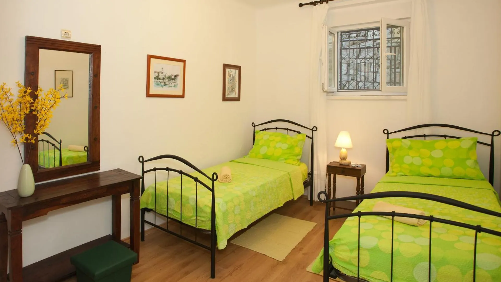 Apartment Zdrav - With Big Terrace Split