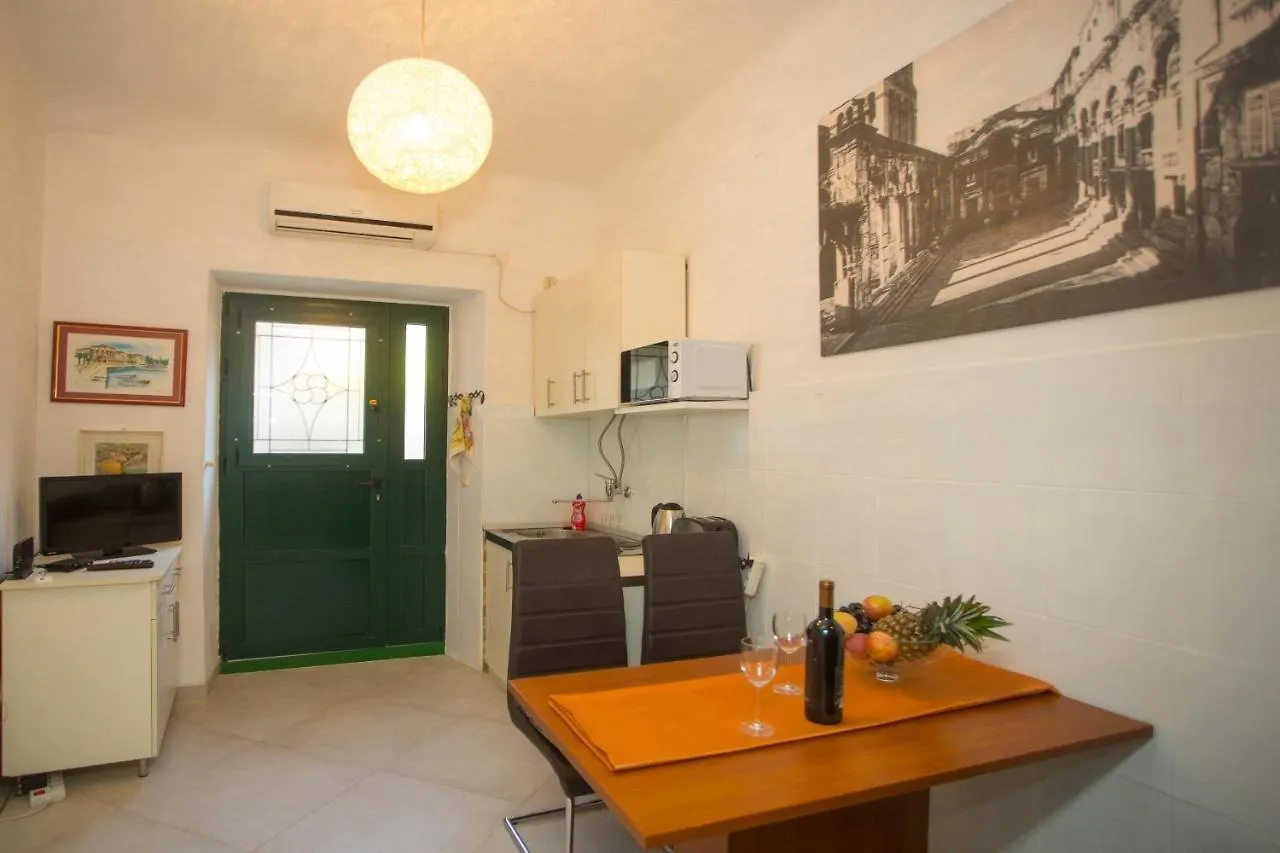 Apartment Zdrav - With Big Terrace Split Croatia
